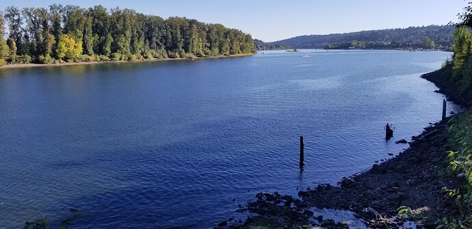 6.Willamette River greenway trail