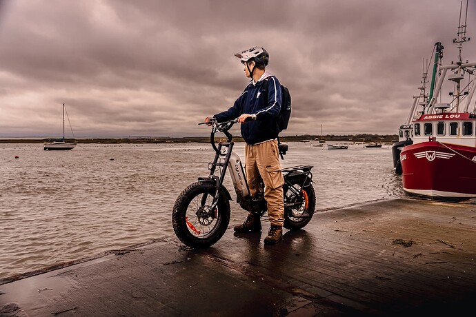 keep safe while riding ebike